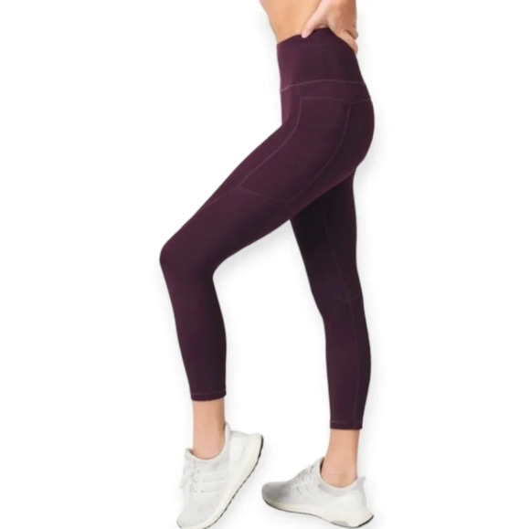 Zyia Pocket Light 'n Tight Crop Leggings in Plum Purple Size 6-8 - Picture 7 of 16